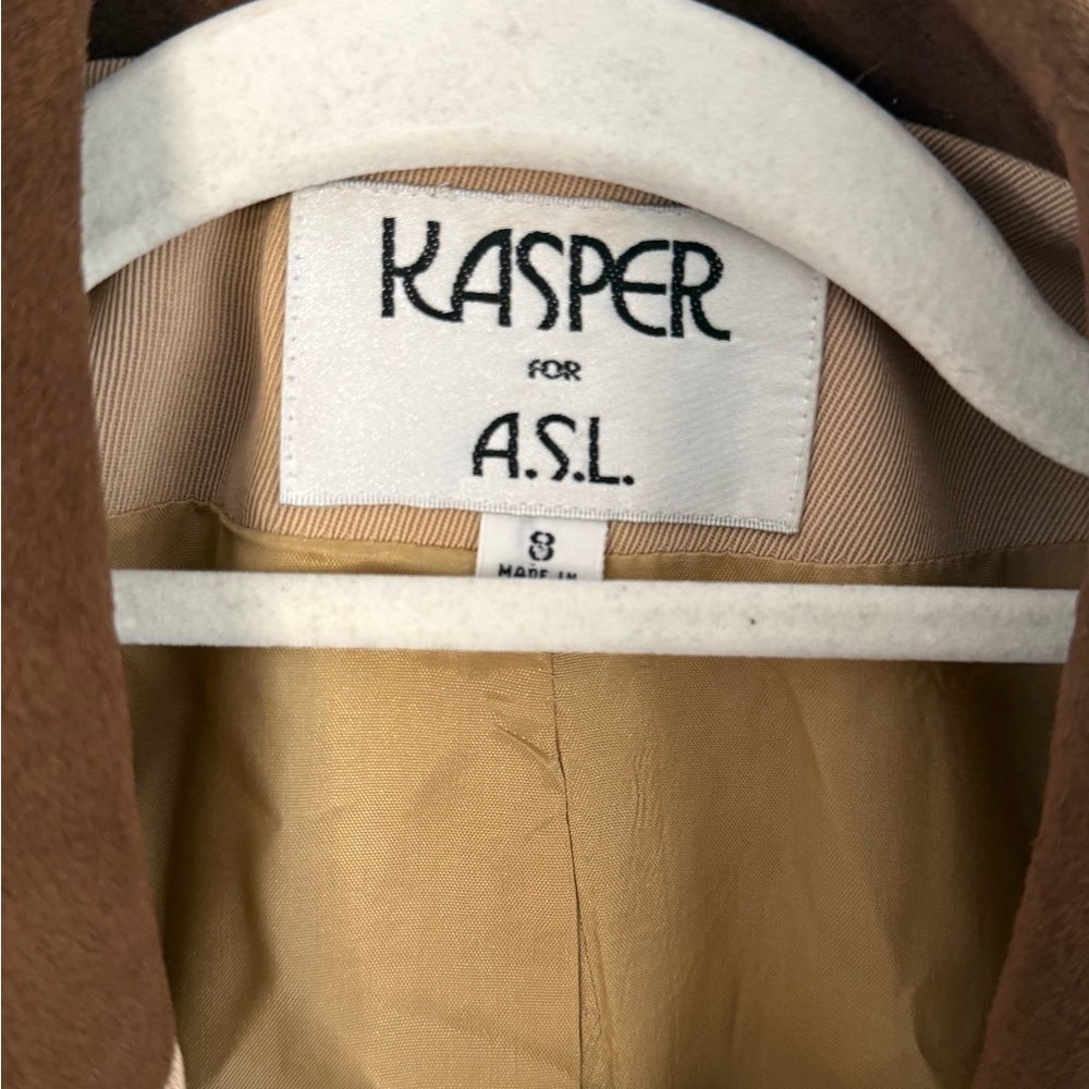 Vintage Kasper Women's Tan Blazer with Brown Collar - Picture 2 of 3